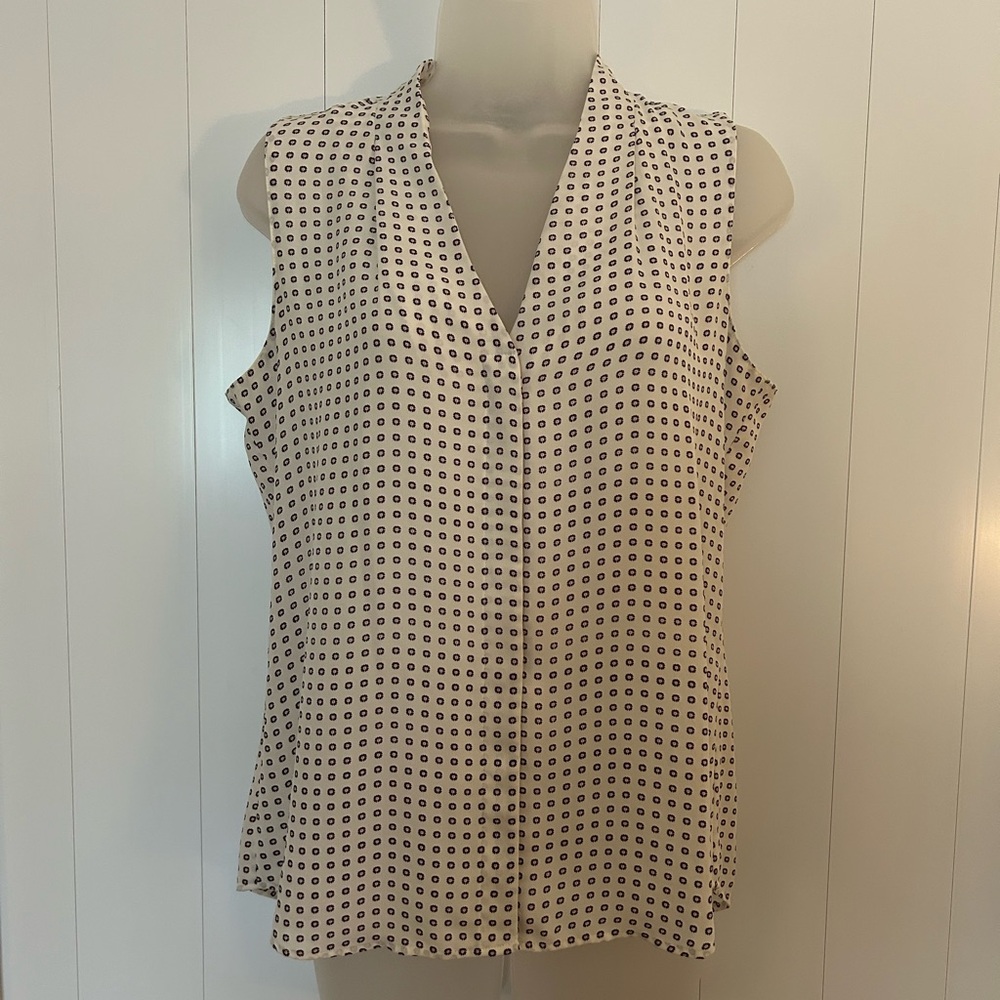 Ann Taylor Women's Sleeveless Patterned Top - Black and White